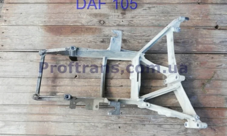 1396937 1862946 Кронштейн фары правый Daf XF 105 Даф ХФ 105 - фото № 1