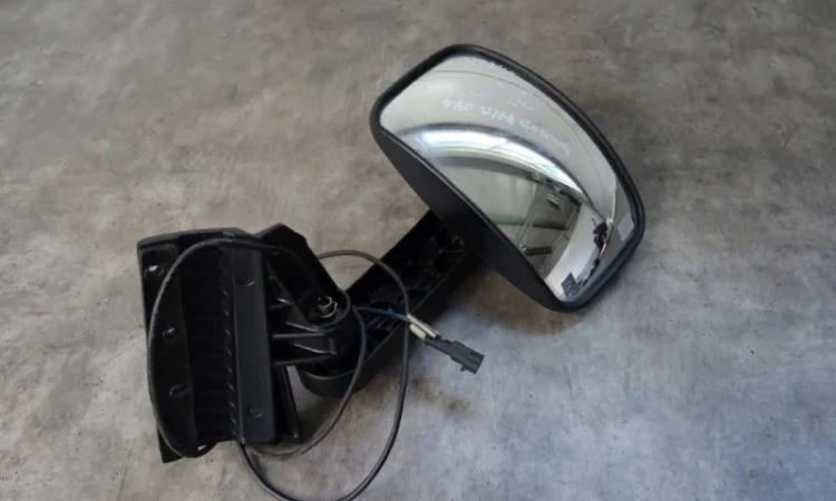 504224428 Зеркало фронтальное над лобовым стеклом Iveco Stralis - фото № 1