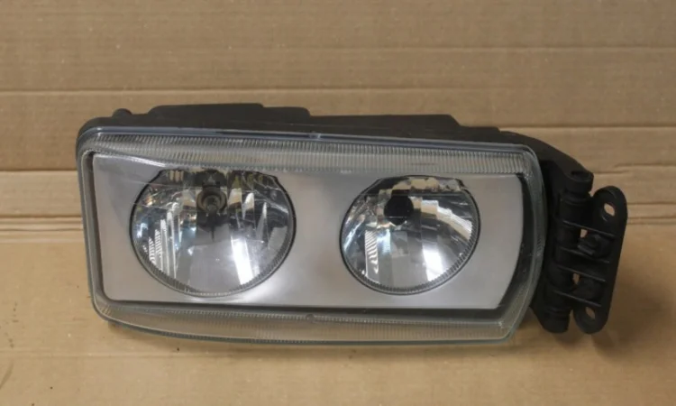 504020193 Фара левая Iveco Stralis 504238117 - фото № 1