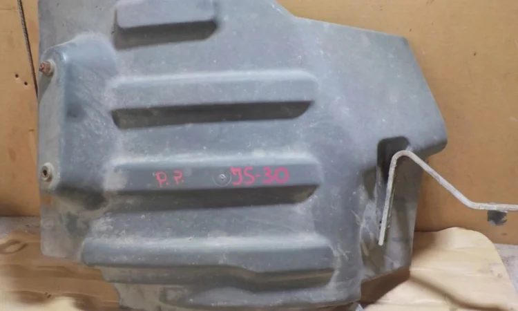 504067714 Подкрылок верхний правый Iveco Stralis - фото № 1