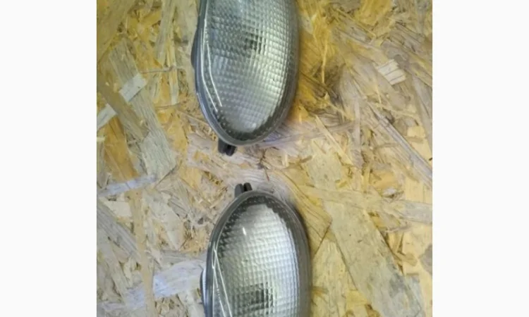 504074031 Фонарь габаритный солнцезащитного козырька Iveco Stralis - фото № 1