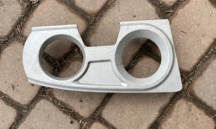 504188129 Заглушка бампера правая Iveco Stralis - фото № 1