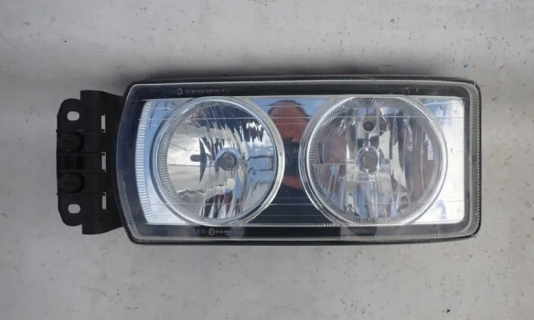 504020189 Фара правая Iveco Stralis 504238093 - фото № 1