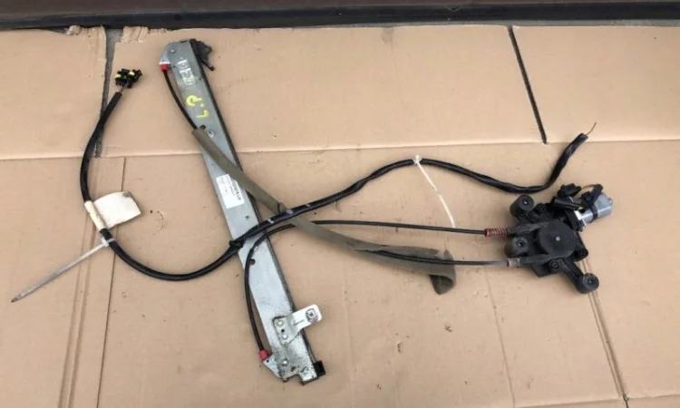 99487781 Стеклоподьемник электро левый Iveco Stralis 504040989, 5801324893 - фото № 2