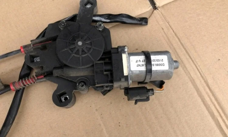 99487781 Стеклоподьемник электро левый Iveco Stralis 504040989, 5801324893 - фото № 3