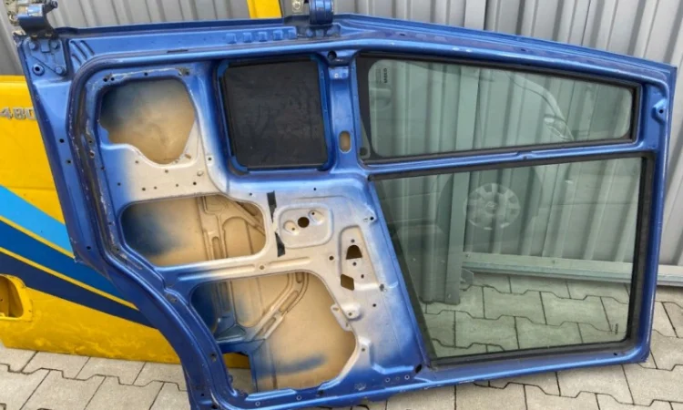 504232501 Дверь правая Iveco Stralis - фото № 2