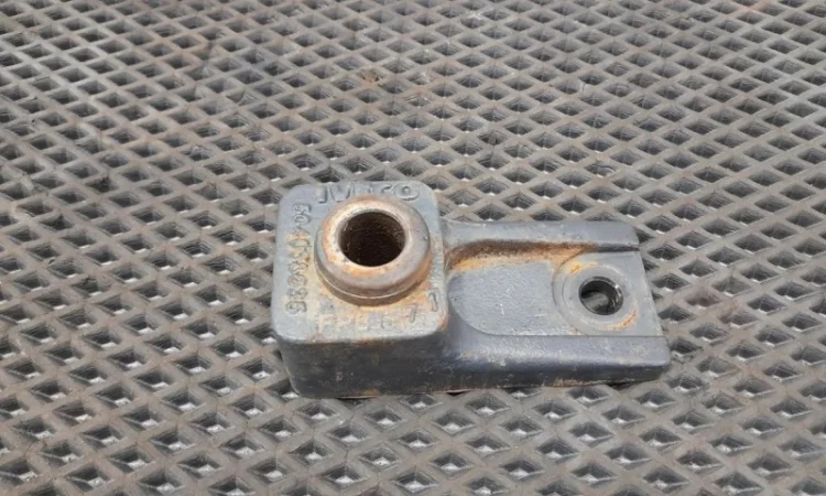 504038635 Кронштейн амортизатора подвески кабины Iveco Stralis - фото № 1