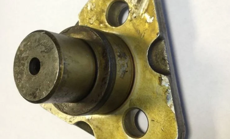 Шкворень New Holland 82850292,  Case 9968025,  для экскаватора VOLVO BL61 BL71 - фото № 1