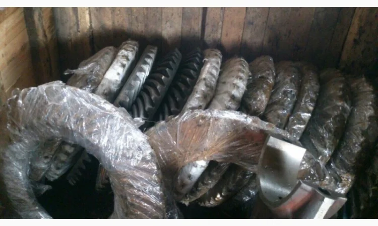 Вал верхний с шестерней Д100.08.101сб3/003 - фото № 1