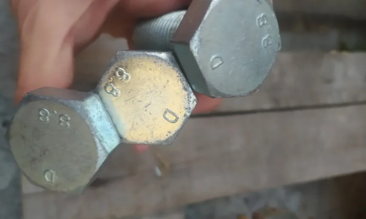 Болт високоміцний з покриттям цинк розмір М24х60 міцність 8.8 - фото № 3