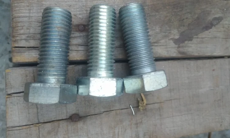 Болт високоміцний з покриттям цинк розмір М24х60 міцність 8.8 - фото № 4