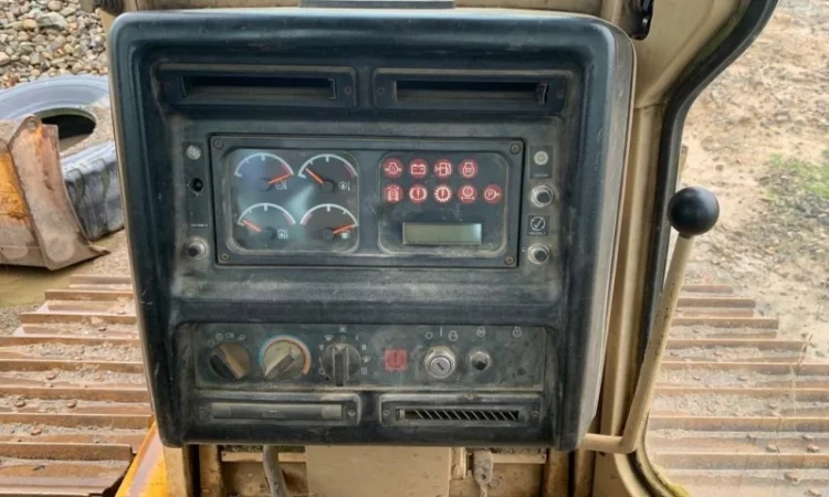 Бульдозер на газу Caterpillar D5M LPG бу - фото № 5