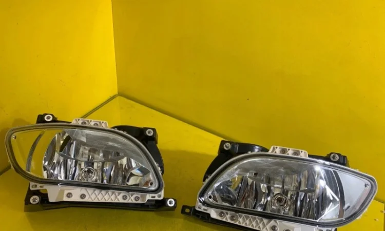 2032701 Фара противотуманная левая DAF XF 106 Euro 6 - фото № 1