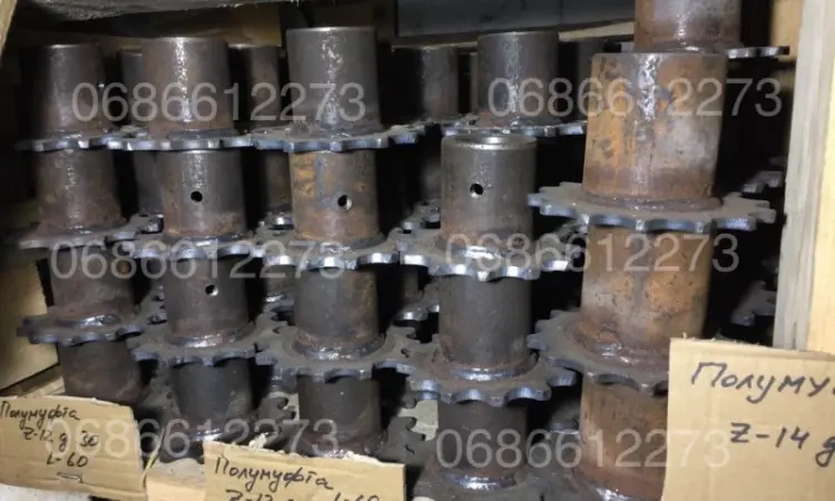 Полумуфта гноєрозкидача ПРТ-10/7, РОУ-6, z-12, z-14, шліцева, під підшипник - фото № 1