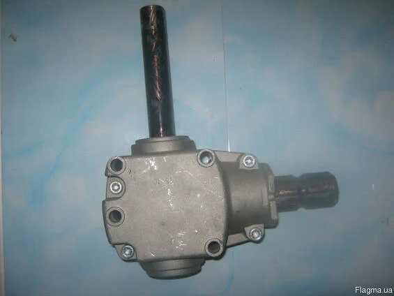 Редуктор разбрасывателя удобрений Польша - фото № 1