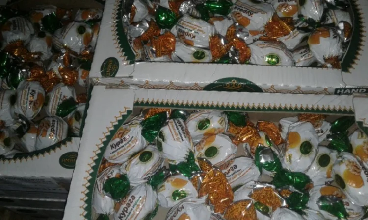 Чернослив в шоколаде. шоколадные конфеты в ассортименте - фото № 9