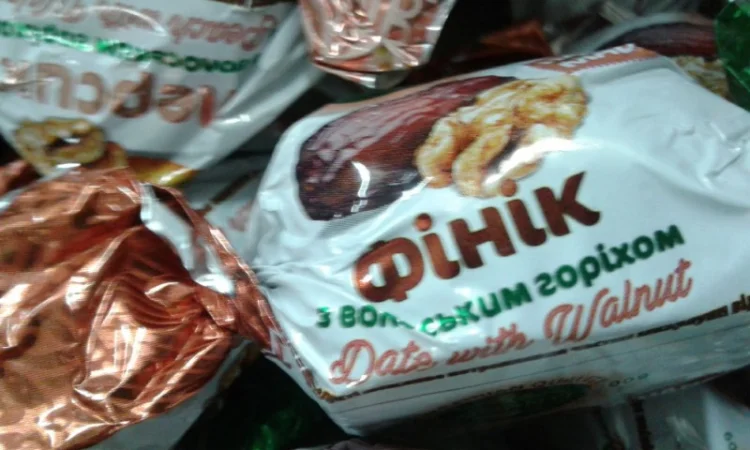 Манго в шоколаде, шоколадные конфеты в ассортименте - фото № 7