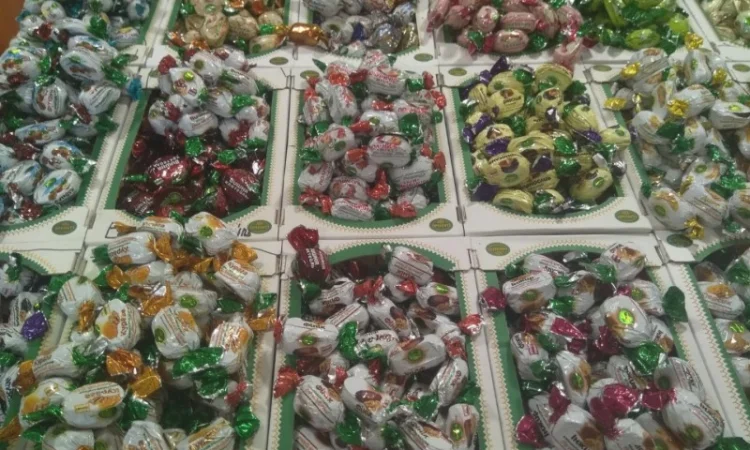 Шоколадные конфеты с натуральными фруктами. Сухофрукты в шоколаде оптом в розницу Конфеты - фото № 1