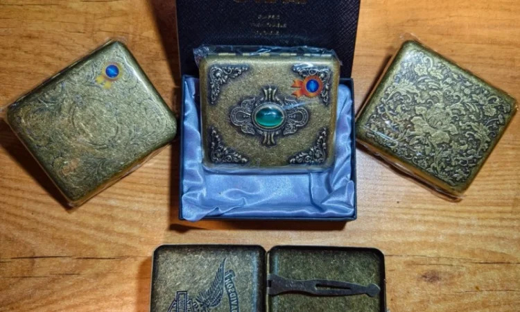 Латунный фирменный портсигар - фото № 4