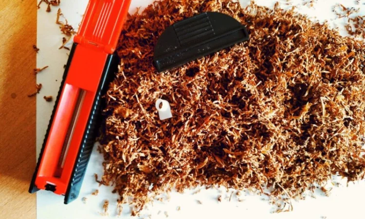 Бумага для самокруток с клейкой лентой - фото № 3