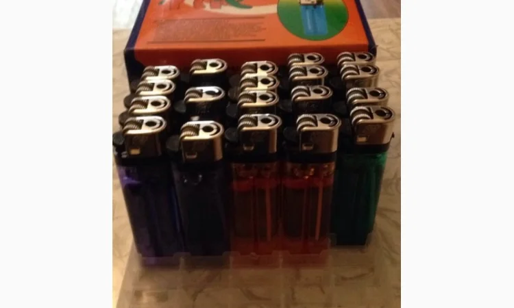 Зажигалки в ассортименте - фото № 3