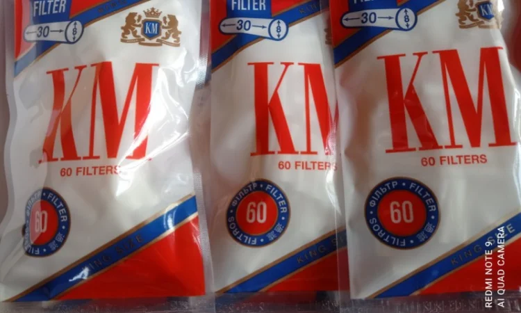 Бумага для самокруток с склеивающей полосой Columbus (Испания) 50 листов в пачке - фото № 17