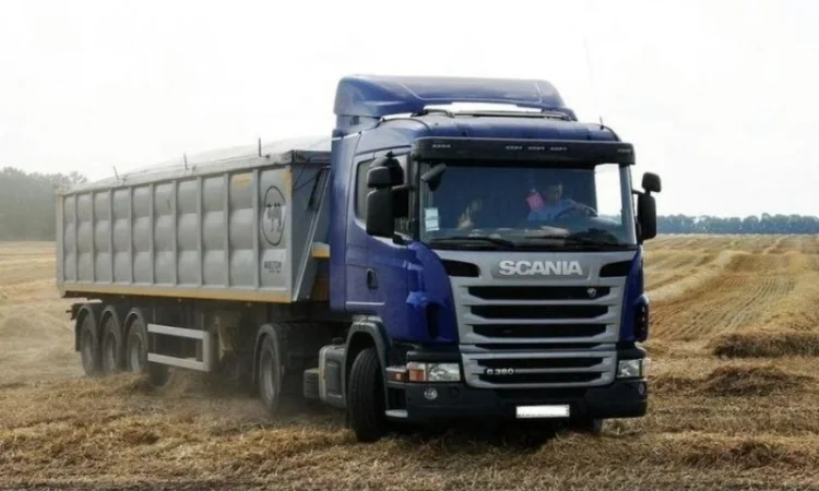 Зерновоз КамАЗ услуги аренда перевозка зерновых сцепки еврозерновозы Ровно Украина - фото № 1