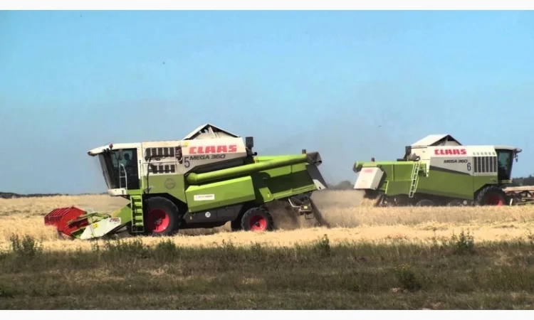 Уборка сельхозкультур комбайнами по Украине - фото № 1