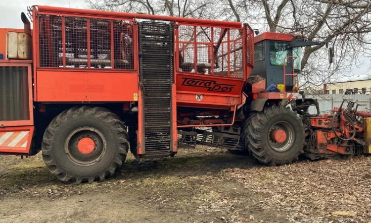 Надаємо послуги бурякозбиральними комбайнами Holmer - фото № 2