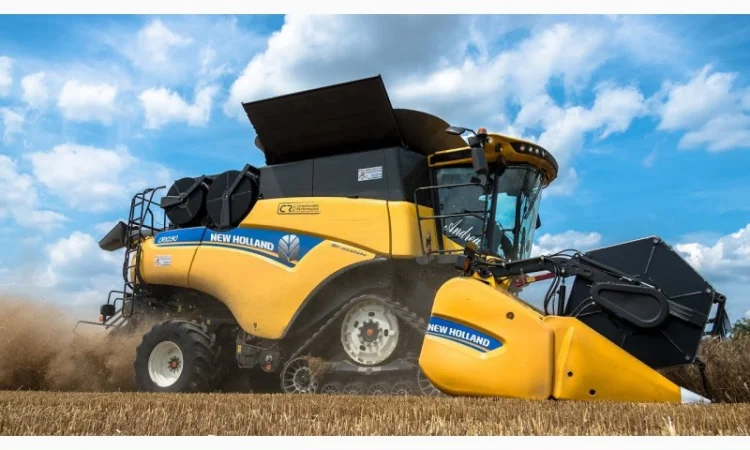 Збирання врожаю комбайнами в Кропивницькому - фото № 1