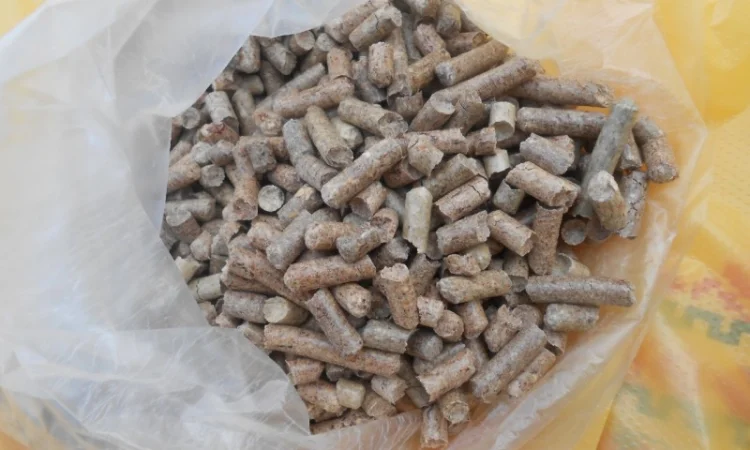 Продажа древесных пеллет и брикетов от поставщика, 100 тонн - фото № 15