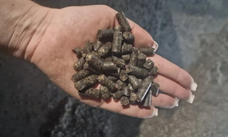 Пеллета з соняшника (мікс) 8мм від виробника - фото № 1