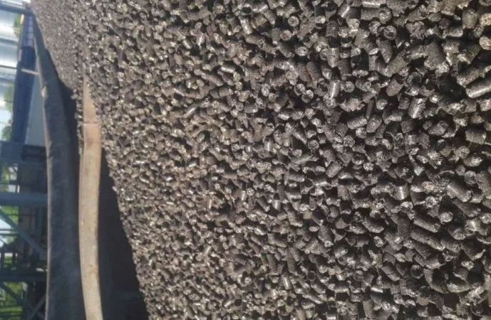Пелети та брикети з лушпиння соняшника для підприємств - фото № 1
