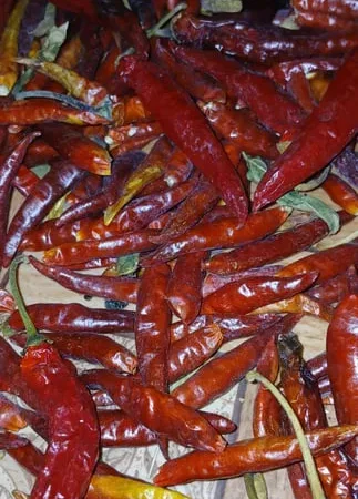 Перец красный острый сушеный для кулинарии - фото № 1