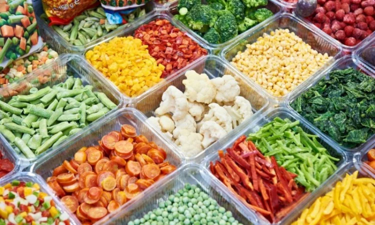 Заморожені овочі та фрукти на продаж - фото № 1