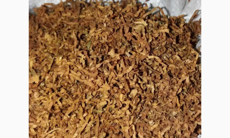 Широкий ассортимент табака и аксессуаров в продаже - фото № 1