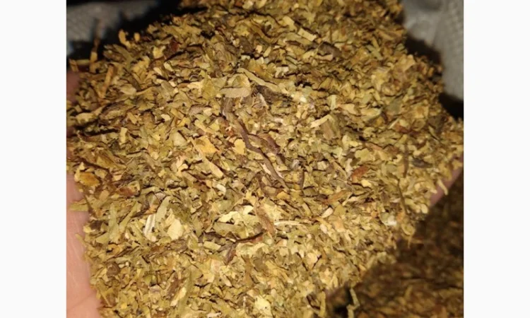 Широкий ассортимент табака и аксессуаров в продаже - фото № 18