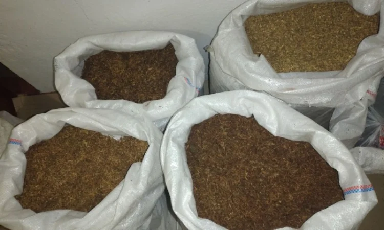 Широкий ассортимент табака и аксессуаров в продаже - фото № 2