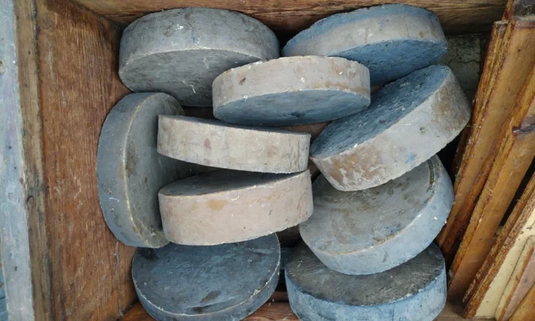 Продается пчелиный воск разных цветов - фото № 3