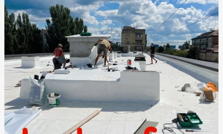 Монтаж ПВХ та ТПО мембрани для надійної покрівлі - фото № 3