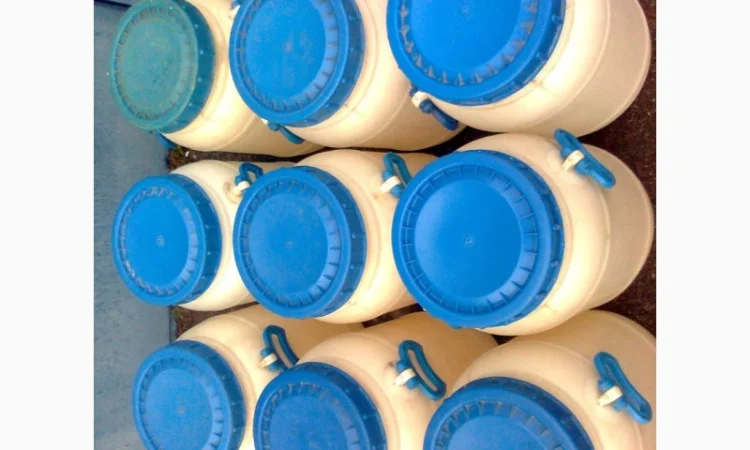 Продается пластиковая фляга (бидон) на 30 л для пищевых жидкостей - фото № 1