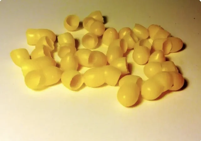 Пропонуються воскові мисочки для виведення бджолиних маток - фото № 1