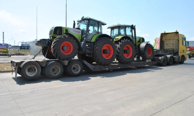 Перевезення сільгосптехніки та спецтехніки - фото № 1