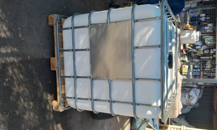 Еврокубы и канистры в продаже - фото № 2