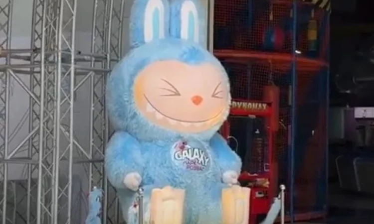 Надувна Лабубу 5 м для реклами та збільшення продажів - фото № 4