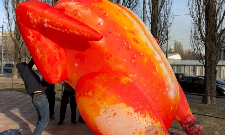 Надувна мобільна реклама для залучення покупців 3.4 м - фото № 1