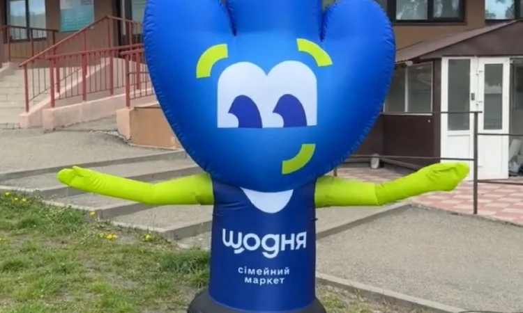 Надувна реклама для заходів - Людина махає на дорозі - фото № 5