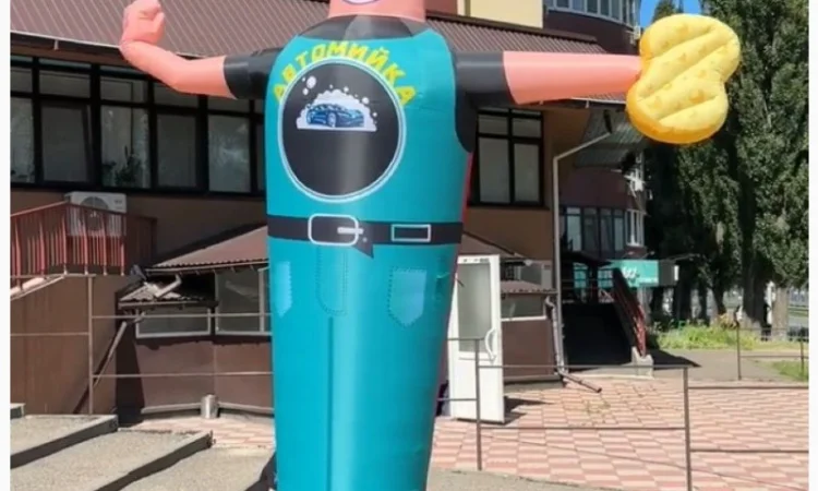 Надувна реклама для заходів - Людина махає на дорозі - фото № 9