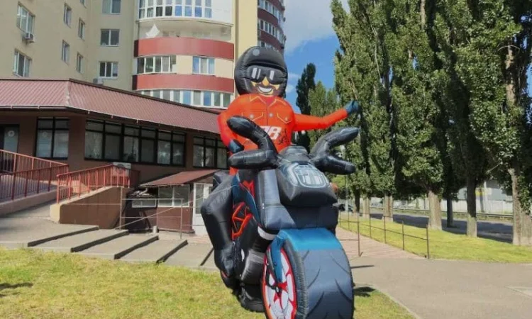 Надувні фігури для зовнішньої реклами – 3D копії товарів - фото № 1