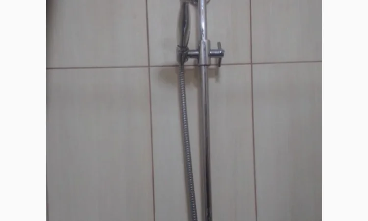 Душова штанга з мильницею - фото № 1
